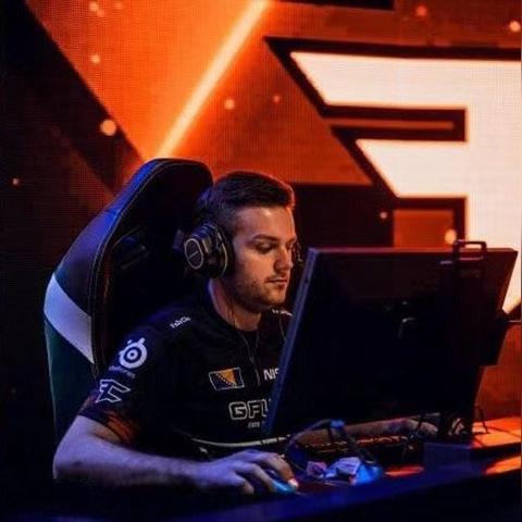 《CSGO》重温评测：经典重燃，深度解析，体验全新战术魅力