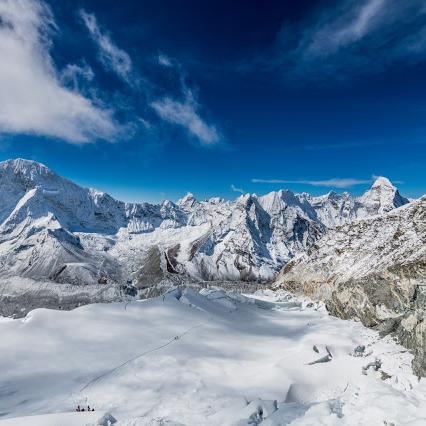 PEAK新手必看！掌握这些技巧轻松登顶巅峰