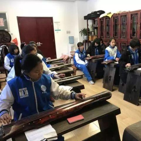 《鸣潮》2.4版本全攻略:七丘声匣位置速查,高效收集技巧揭秘 《鸣潮》2.4版本全攻略:七丘声匣位置速查,高效收集技巧揭秘