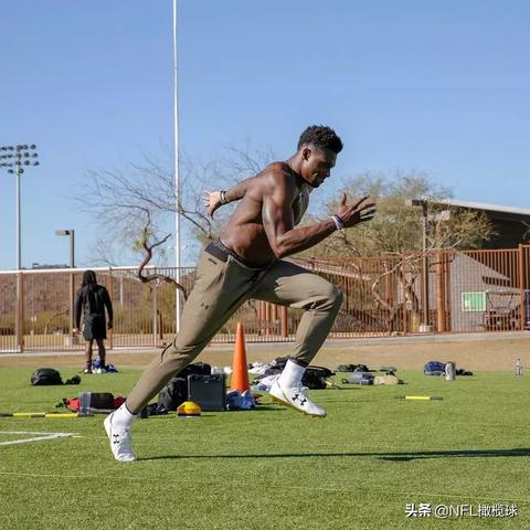 低尘黄DK卡组攻略:炉石传说新秀崛起,实战技巧揭秘 低尘黄DK卡组攻略:炉石传说新秀崛起,实战技巧揭秘