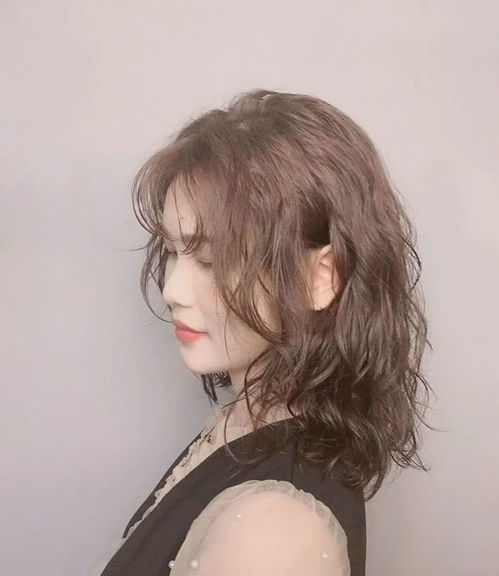 《光与影33号》独家揭秘:玛埃尔羊毛卷发型攻略大放送 《光与影33号》独家揭秘:玛埃尔羊毛卷发型攻略大放送