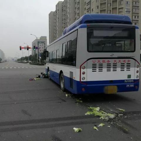 玩家头盔耐久告急，569万修理费压垮玩家经济，破产危机！