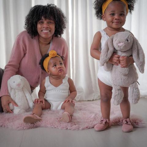 《街头篮球》20周年狂欢！12.8直播福利大放送，超特变更卡全家福，惊喜带回家！