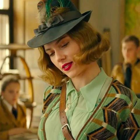 传奇反派回归！斯嘉丽加盟《蝙蝠侠2》再掀黑暗风暴