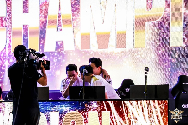 烽火燃姑苏,英魂之刃HEL冬季赛电竞盛宴在太湖国际电竞馆盛大启幕! 烽火燃姑苏,英魂之刃HEL冬季赛电竞盛宴在太湖国际电竞馆盛大启幕!