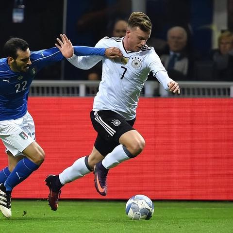 金杯荣耀加身，蓝衣斗士巴黎称王传奇！