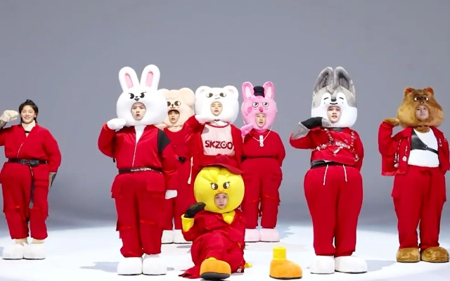 Roblox独家首曝:揭秘SKZOO演唱会观看攻略,体验沉浸式视听盛宴 Roblox独家首曝:揭秘SKZOO演唱会观看攻略,体验沉浸式视听盛宴