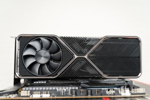 英伟达RTX 5070 Ti/5070/5060 Ti价格坚守，市场持久力揭秘