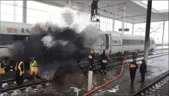 高铁吸烟叫嚣不差钱？2026年黑名单禁乘与重罚后果深度复盘