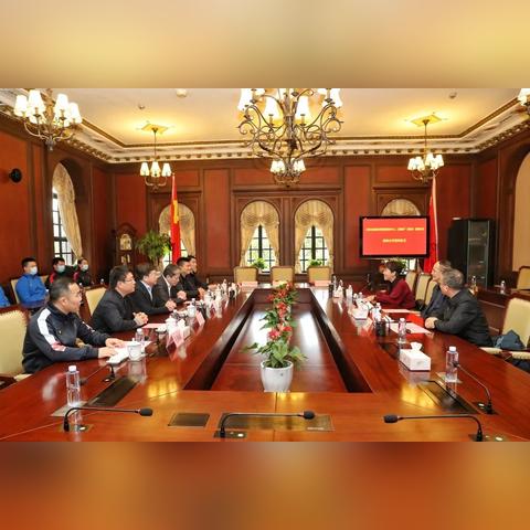 2025龙腾世纪2修改器怎么用？存档与属性修改实战指南