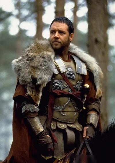 16年后罗素·克劳发声，罗宾汉角斗士对比不公，导剪版才是初心电影