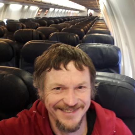 女子坐飞机竟包机？全网羡慕的独享飞行到底怎么刷到的