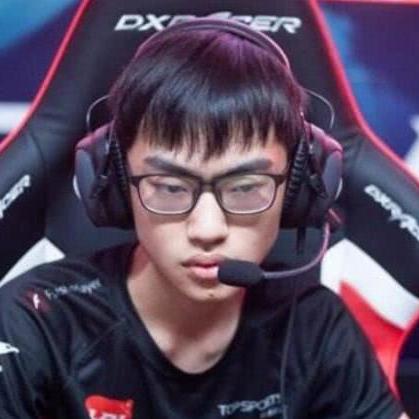 楼梯双排类型有哪些？揭秘FPS双人攻楼绝密战术