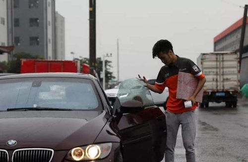 无人快递车变道剐蹭宝马，算法背锅还是人全责？