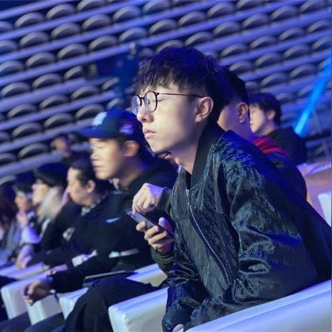 UZI停播真相曝光？不仅仅是累了，背后逻辑大起底