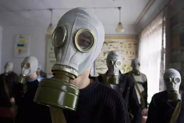 揭秘ZA/UM间谍世界,面具仪式、核危机与复古电视 揭秘ZA/UM间谍世界,面具仪式、核危机与复古电视