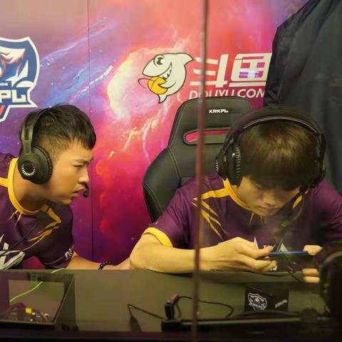 最终幻想7PC版登陆Steam与GOG,优化体验现已上线 最终幻想7PC版登陆Steam与GOG,优化体验现已上线