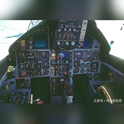 DNF第二套天空套值得合吗？2025最新合成概率与颜值全解