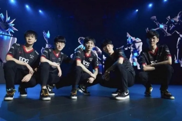 EDG夺冠文案如何引爆流量?深度解析电竞营销的破圈逻辑 EDG夺冠文案如何引爆流量?深度解析电竞营销的破圈逻辑