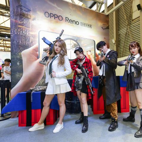 ChinaJoy 2010全记录，Showgirl盛世与网游大厂的巅峰对决