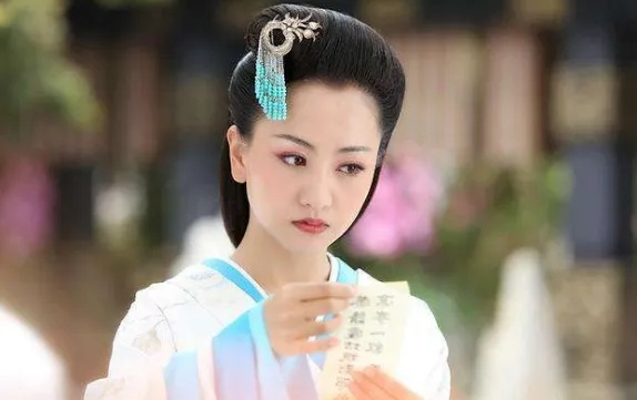 杨蓉陈晓角色剖析,从反派女王到古装男神,看懂IP选型核心 杨蓉陈晓角色剖析,从反派女王到古装男神,看懂IP选型核心