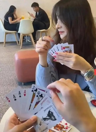 揭秘女生打扑克差差类型,最火的闺蜜局惩罚与社交玩法 揭秘女生打扑克差差类型,最火的闺蜜局惩罚与社交玩法
