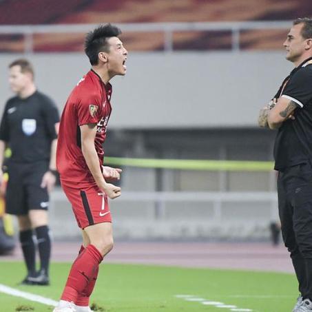 “全攻全守”引领时代,荷兰飞人技惊四座! “全攻全守”引领时代,荷兰飞人技惊四座!