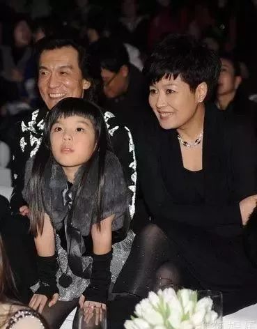 刘若英老公钟小江神秘背景大起底，身价与身份全解析