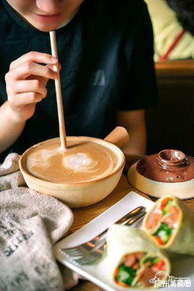 麻酱拿铁怎么喝才不腻？揭秘这款网红咖啡的隐藏门道与DIY配方