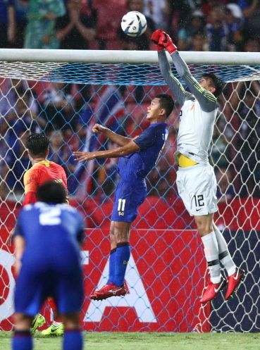 足球皇帝决胜千里，后防坚若磐石的守护者