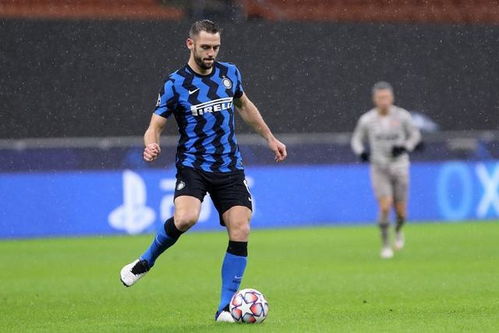 决胜千里！足球皇帝后防坚若磐石