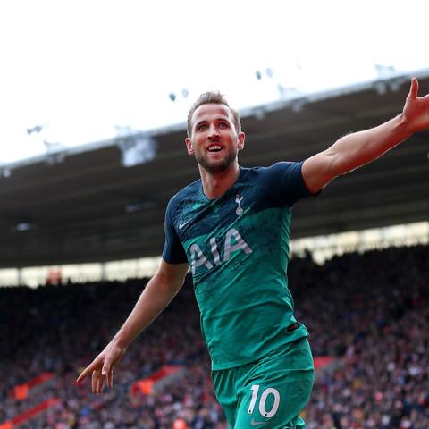 后防坚若磐石，决胜千里足球皇帝！