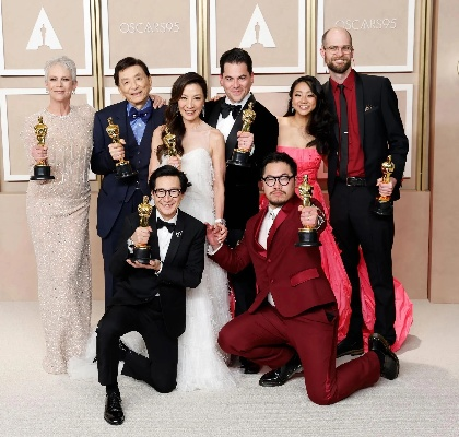 第95届奥斯卡深度复盘，瞬息全宇宙凭什么横扫七奖？