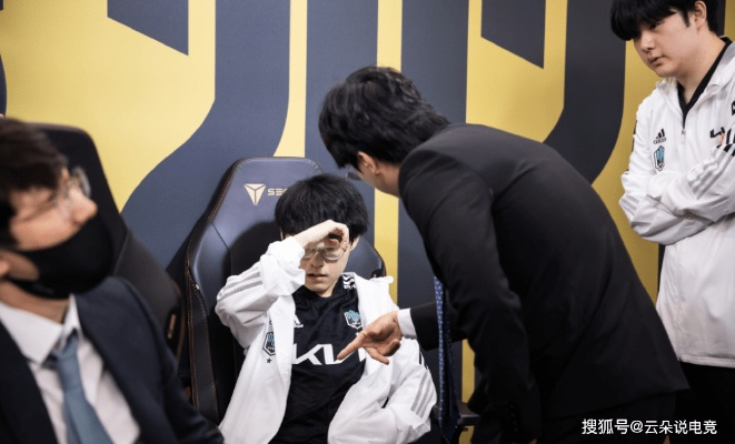 DK vs VG世纪对决,揭秘当年银河战舰为何让玩家热泪盈眶? DK vs VG世纪对决,揭秘当年银河战舰为何让玩家热泪盈眶?