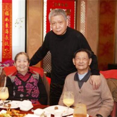 高价卡牌市场动态分析