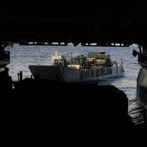 2026年突击英雄怎么玩才不白给？揭秘高端局C位核心打法