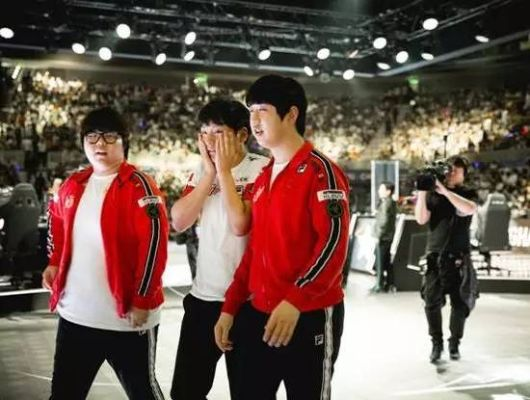 深度复盘S4世界赛,从三星白称霸看战术变革与SKT陨落 深度复盘S4世界赛,从三星白称霸看战术变革与SKT陨落