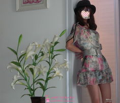 棕色尘埃2魔法少妇cos，日系美女露脐装引热议