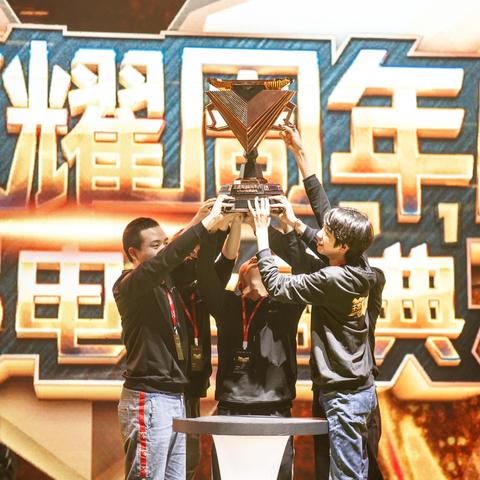 2026年必玩榜单,这几款好玩的网络手游凭什么霸榜? 2026年必玩榜单,这几款好玩的网络手游凭什么霸榜?