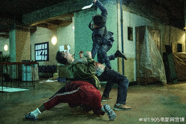 《怒之拳》：谢苗与乔·塔斯利姆主演新派武侠惊悚片独家预告