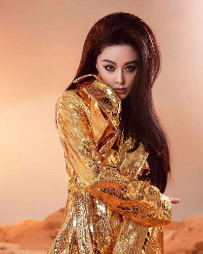 震惊！范冰冰变身考古队员，这款探险皮肤到底强在哪？