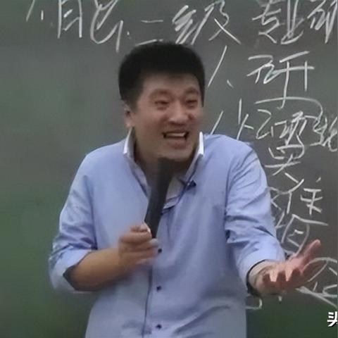 张雪峰离场背后，教育顶流与焦虑时代