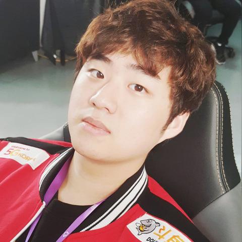 2014全明星赛Uzi薇恩封神？复盘LPL击败LCK的细节