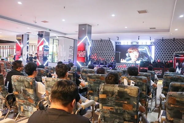 九色虹电竞氛围浓,高手都来这里对决 九色虹电竞氛围浓,高手都来这里对决