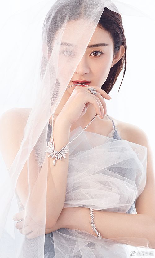 揭秘！游戏史上最性感御姐形象的诞生背后藏着什么秘密？