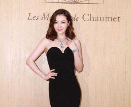 熊黛林照片哪里看？从超模长腿到辣妈双胞胎的高清图鉴