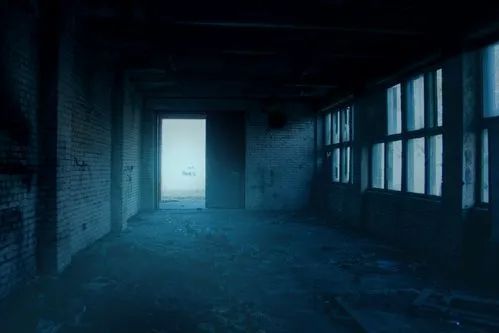 恐怖密室怎么选才不踩雷？硬核拆解沉浸式惊悚体验与避坑指南