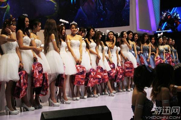 还记得Chinajoy2010吗？揭秘当年Showgirl与魔兽世界的巅峰对决