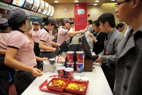 肯德基全家桶多少钱?揭秘2026年最新优惠与内行点餐法 肯德基全家桶多少钱?揭秘2026年最新优惠与内行点餐法