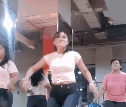 揭秘甩奶舞蹈背后的物理引擎参数与制作全流程